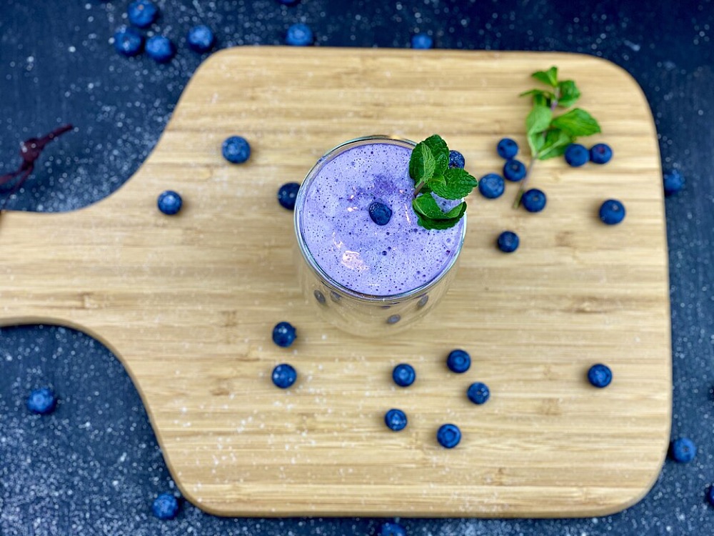 Illustrative stock photograph: Blueberry Smoothie. This may differ from the café's actual product.